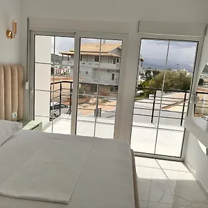Sun 2e Apartment