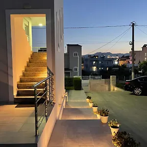Angelina Villa